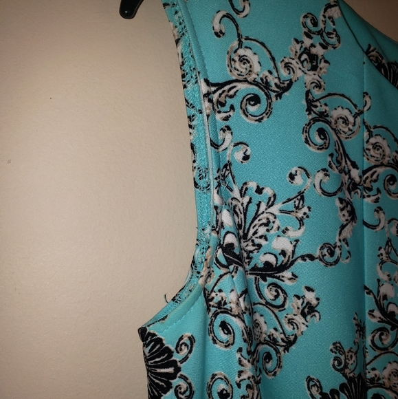 Beautiful dress - Picture 10 of 10